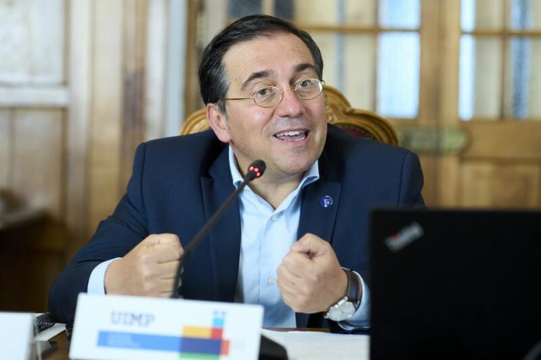 El Gobierno trabaja ya en la evacuación de los más de 70 españoles localizados en Níger tras el golpe de Estado