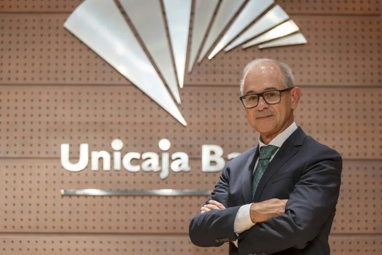 Unicaja cae un 5,75% tras la salida casi total del fondo Oceanwood