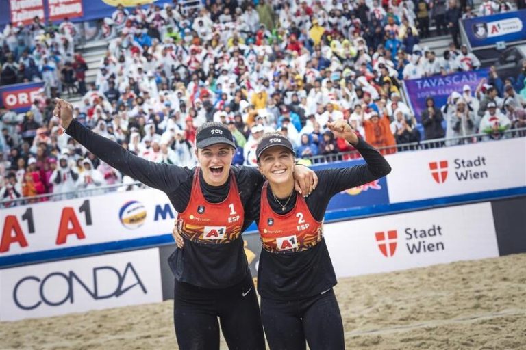 Las españolas Daniela Álvarez y Tania Moreno, subcampeonas de Europa de vóley playa
