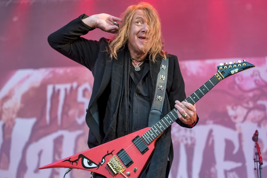 7 estrellas de rock con las pelucas más bochornosas 102 Extensiones y pelucas: El secreto de Kai Hansen