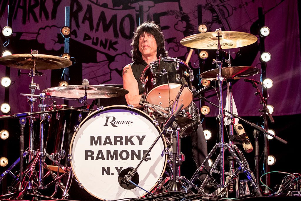 Marky Ramone y Joe Lynn Turner: el brillo del engaño capilar