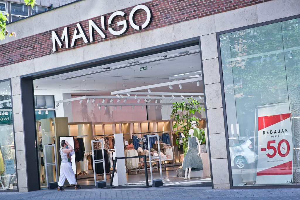 Mango tiene el conjunto retro que te enamorará