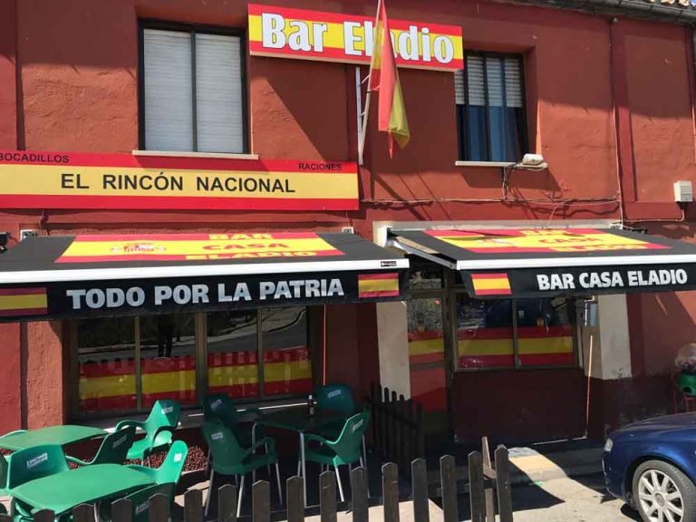 Su peculiar gastronomía franquista hace famoso a un bar con sus  