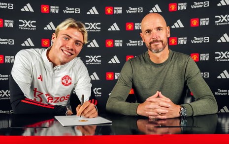 El danés Rasmus Hojlund llega al Manchester United por 83 millones de euros