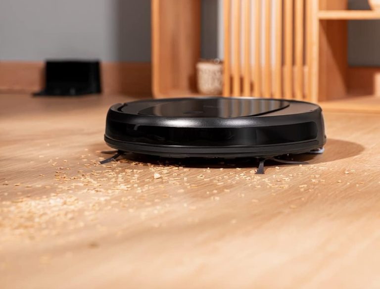 Casa con mascotas: robots aspiradores muy económicos de Amazon con los que te olvidarás de limpiar la casa a diario