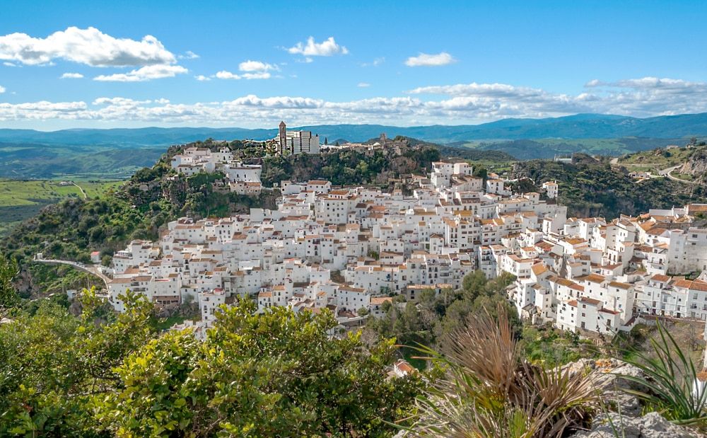 Estos son los 7 pueblos más antiguos de Europa para visitar este verano 50 Casares en España