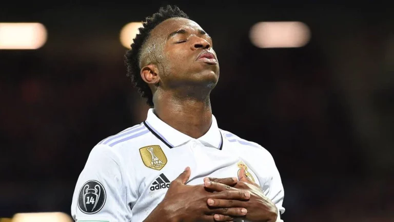 Vinícius Júnior recibe bronca histórica de una leyenda del Real Madrid
