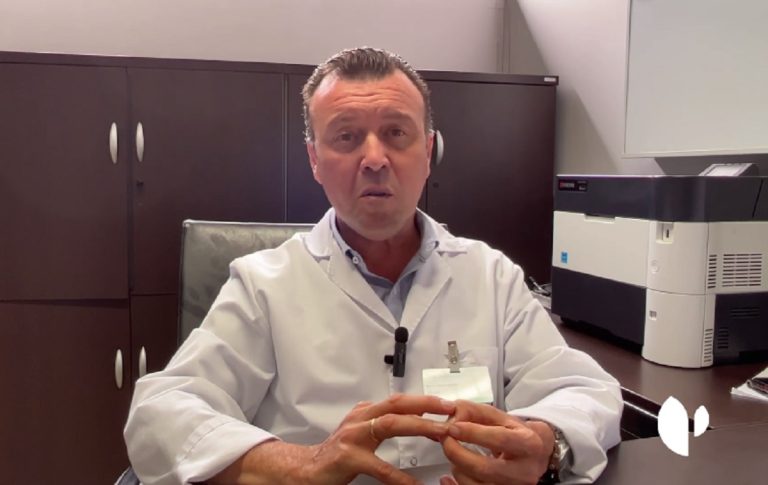 Palpar, observar y controlar los testículos: cómo prevenir el cáncer testicular