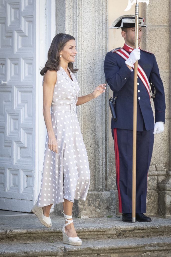 Los complementos que utilizó la Reina Letizia
