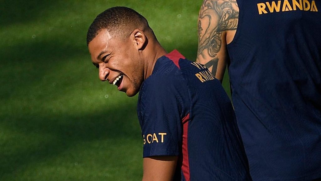 La contundente respuesta de Mbappé al Chelsea y al PSG 18 El Chelsea, un soldado caído en este lío de Mbappé