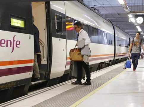 El guiño de Renfe a Abel Caballero. más opciones para visitar Vigo este verano El guiño de Renfe a Abel Caballero: más opciones para visitar Vigo este verano
