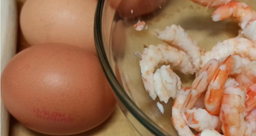 El secreto para hacer una tortilla de gambas mejor que la de patatas