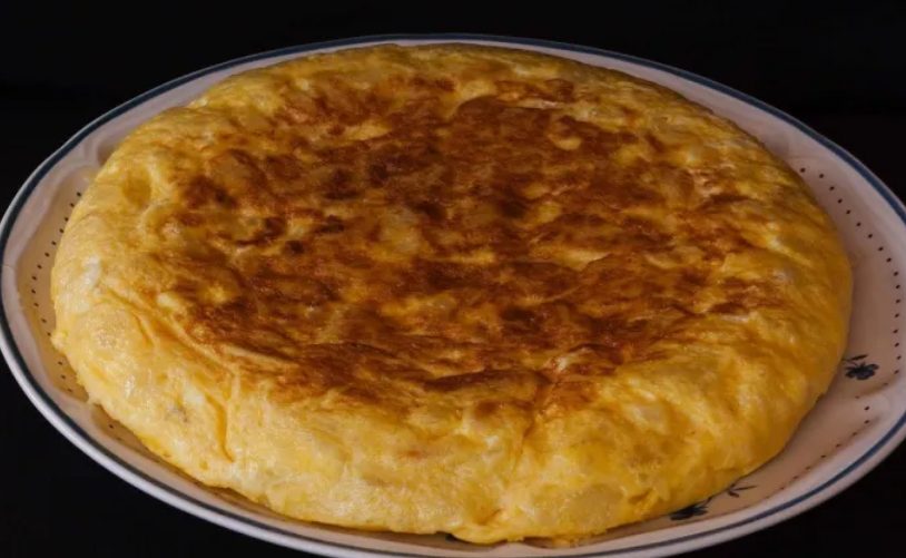 El secreto para hacer una tortilla de gambas mejor que la de patatas