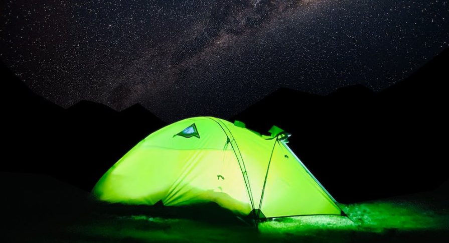 Acampar bajo las estrellas