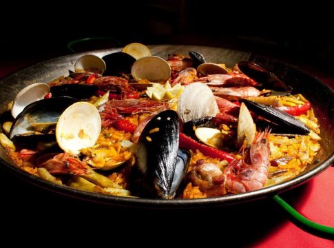 Estos son los libros de cocina española que debes leer para lucirte este verano