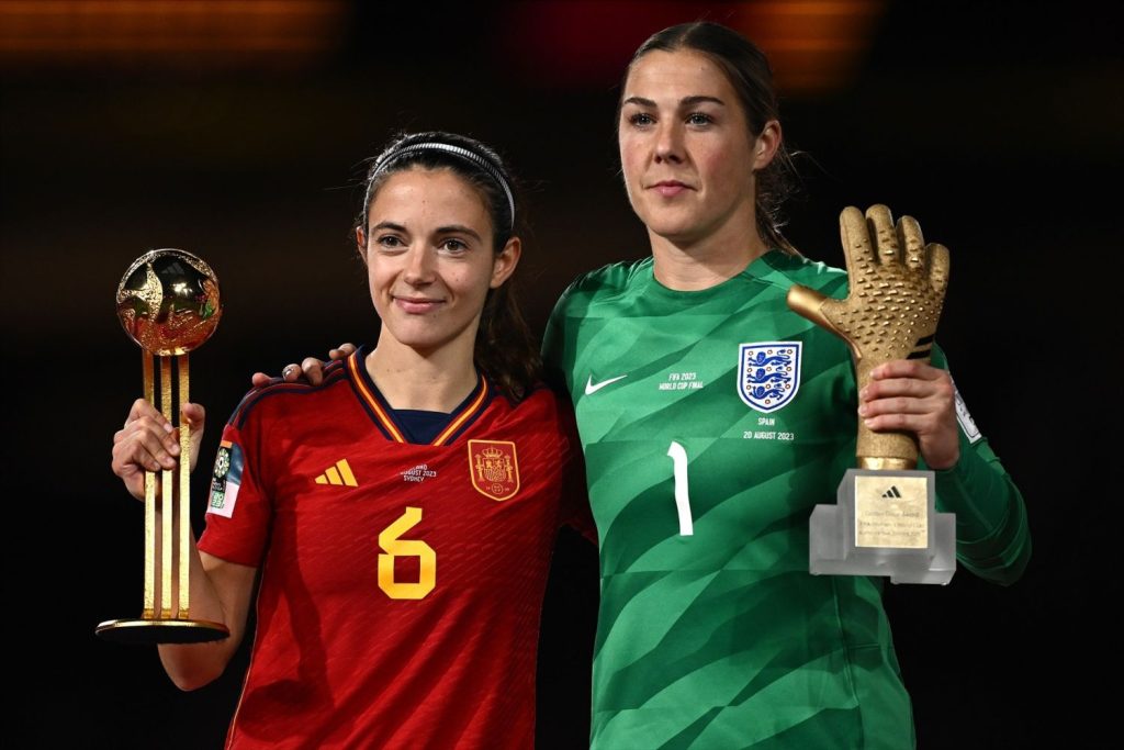 España entra la historia del fútbol femenino tras lograr su primer Mundial 2 EuropaPress 5389029 golden ball winner aitana bonmati of spain and golden glove winner mary