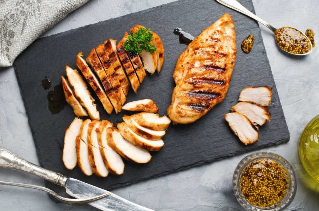 Pollo a la plancha perfecto: receta infalible para que quede jugoso y lleno de sabor