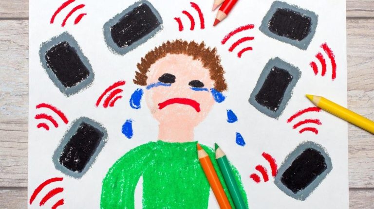 Los 10 riesgos de las redes sociales para los niños y adolescentes