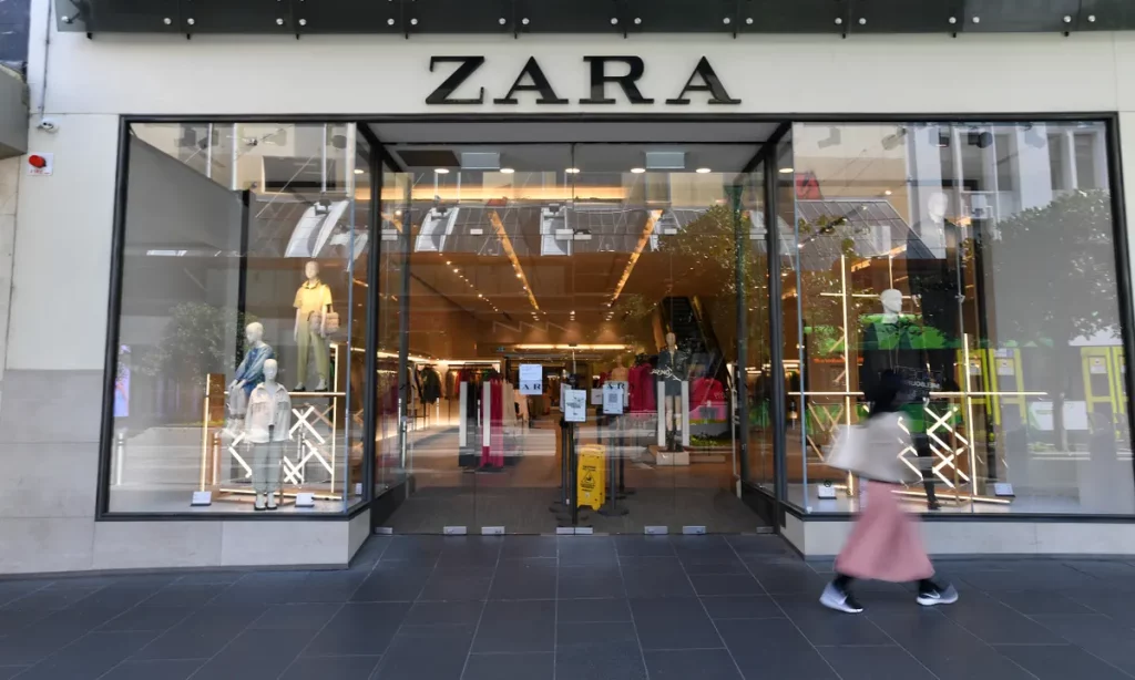 7 vestidos de Zara baratísimos con los que presumirás de tipazo este verano 38 Zara: 8 sandalias por menos de 20 euros que combinan con todo