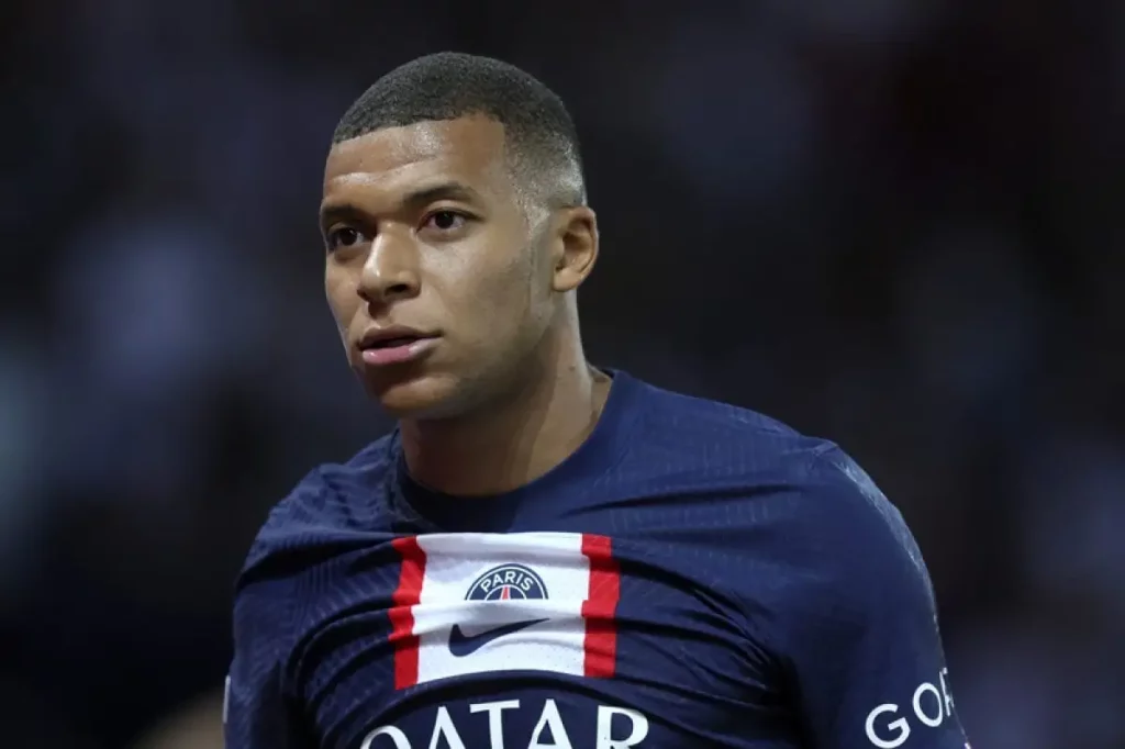 El Real Madrid, ¿preparando la presentación de Mbappé? 45 Mbappé también está dejando que sus abogados llevan el caso