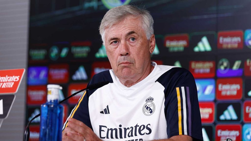 Ancelotti se moja y despeja quién será el portero titular del Real Madrid 137 Pero tiene que ganarse su puesto