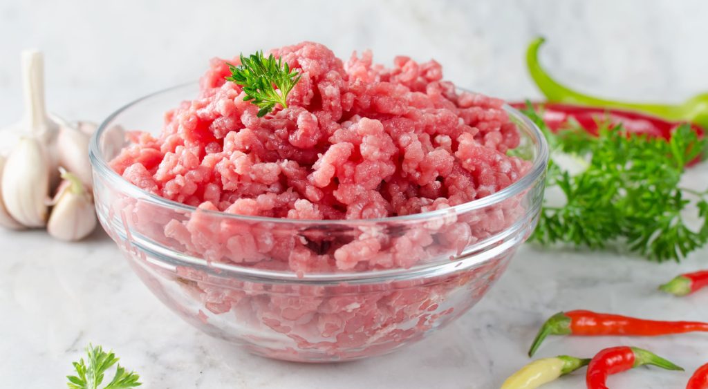 Comparan un supermercado holandés con Mercadona y la diferencia es abismal 2 Prepara la carne picada en otro recipiente