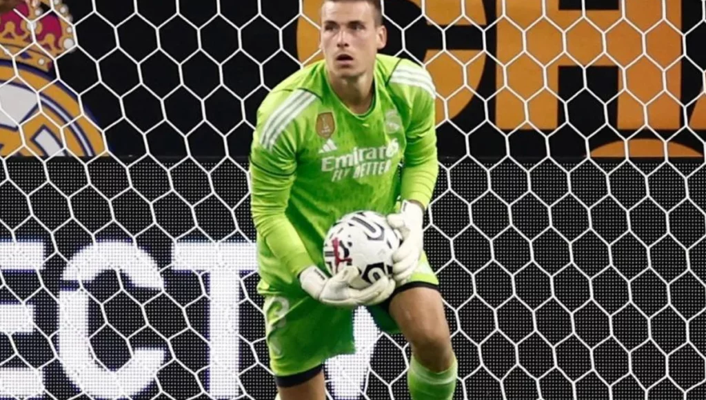 Ancelotti se moja y despeja quién será el portero titular del Real Madrid 140 Solo será un portero