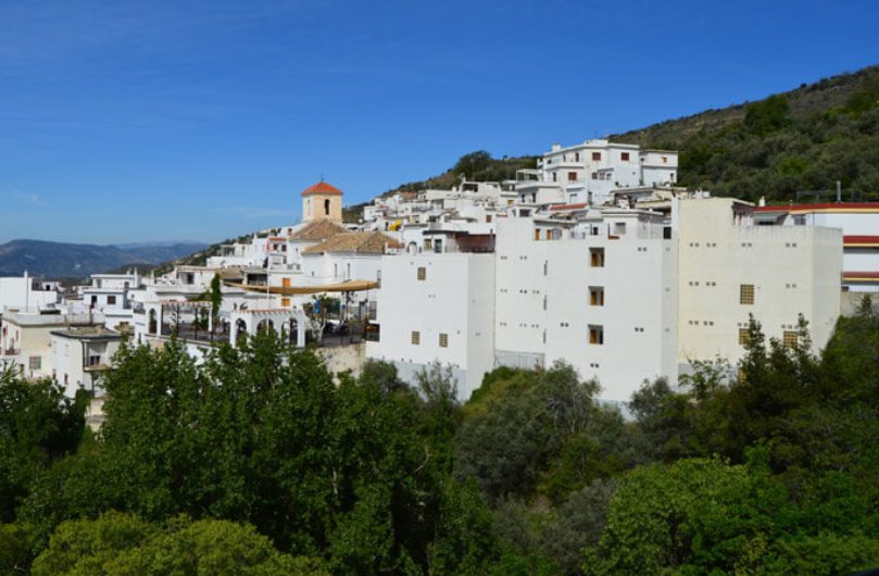 Pueblos bonitos con herencia morisca para descubrir Granada