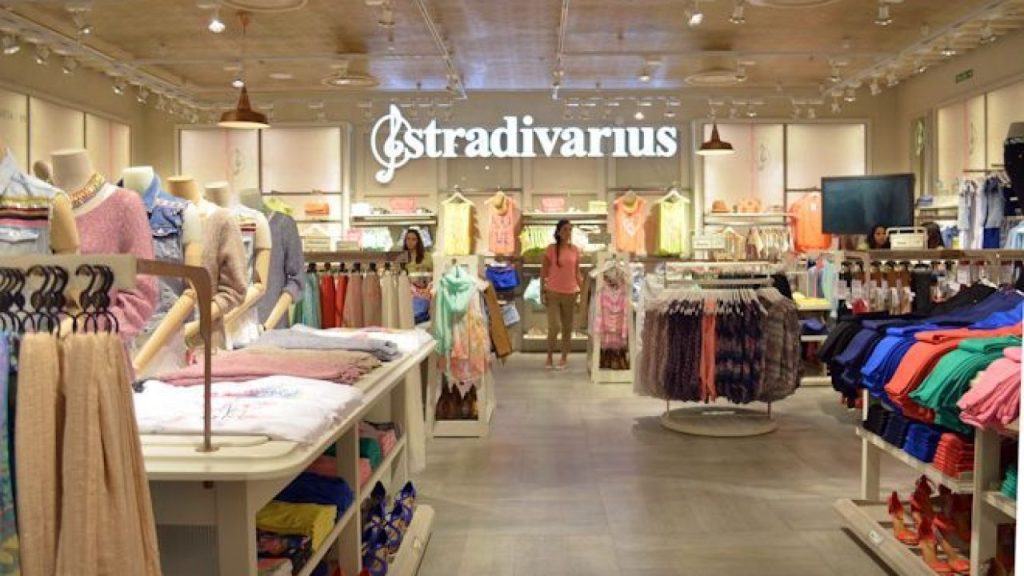 Stradivarius: las sandalias por 15 euros que no querrás quitarte este verano 20 Stradivarius quiere traerte confort y belleza al mejor precio