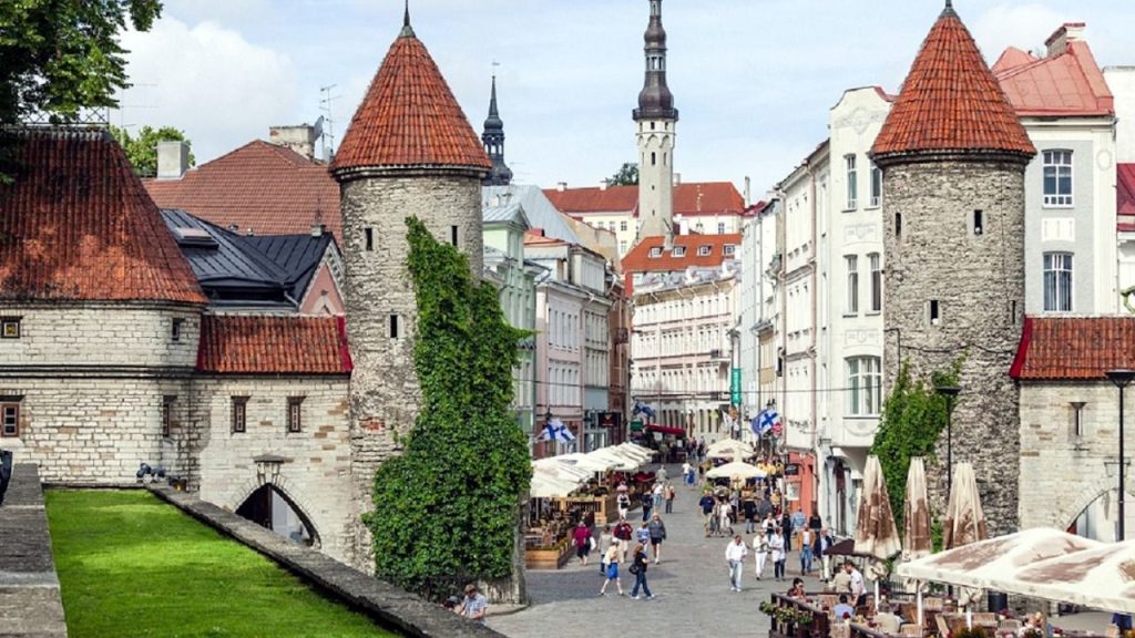Estos son los 7 pueblos más antiguos de Europa para visitar este verano 45 Tallín en Estonia