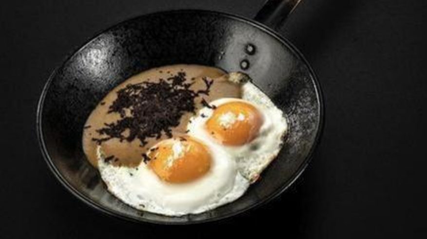 Huevos mousse trufa