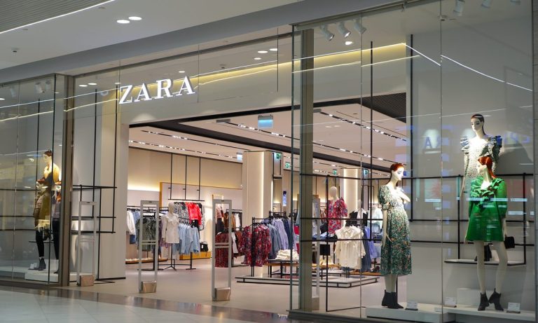 10 vaqueros de Zara para entretiempo a un precio que ni Primark