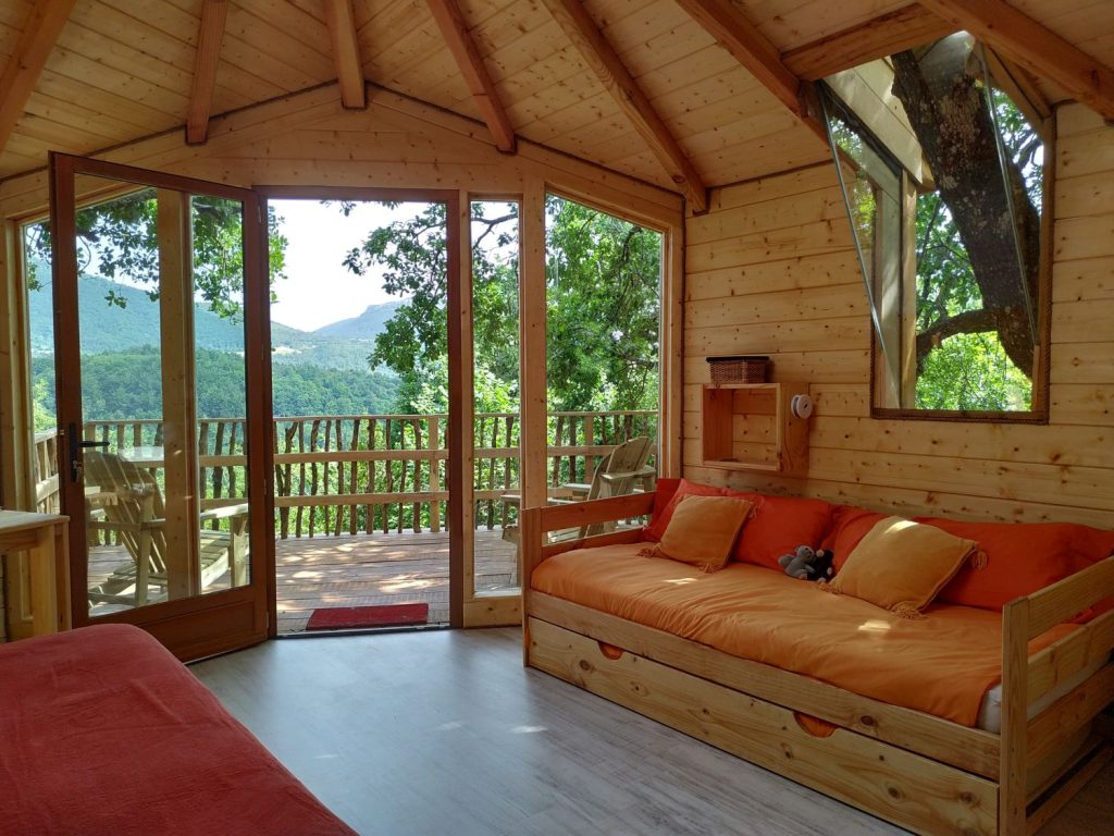 Calefacción, agua corriente y luz eléctrica