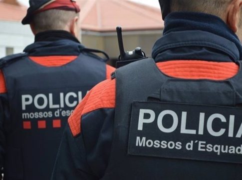 La policía nacional detiene a 45 personas que estafaban a mayores