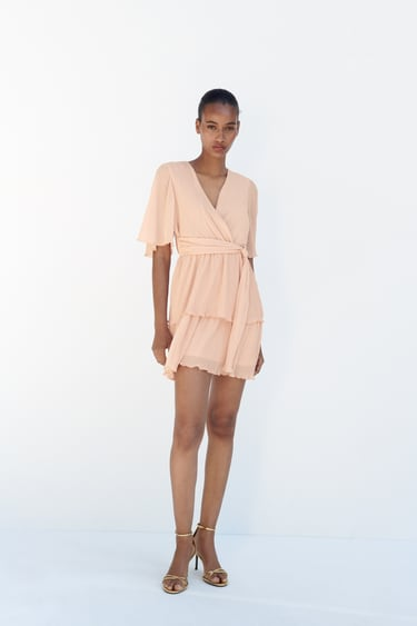 7 vestidos de Zara baratísimos con los que presumirás de tipazo este verano 5 image 22