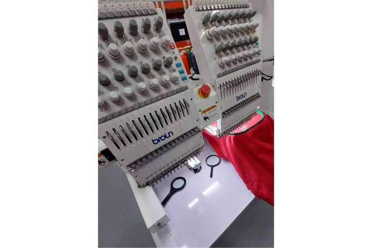 Uniformes personalizados con logotipos, por Unicat