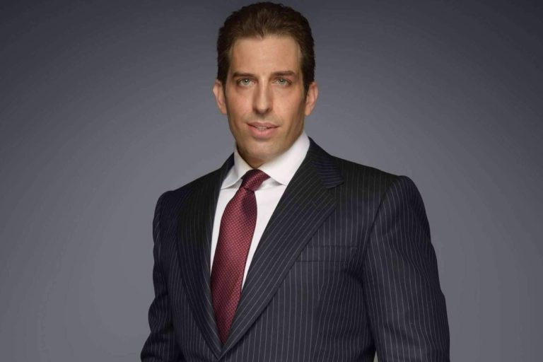 En Valencia, una anciana socorrida enfrenta acusaciones por tenencia ilícita de armas y drogas