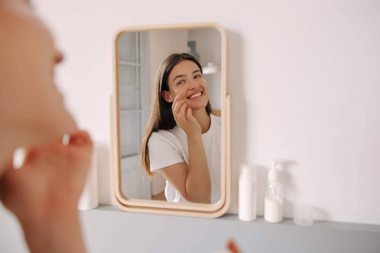 Limpiar e hidratar el rostro sin alterar la barrera protectora de la piel con Cerave