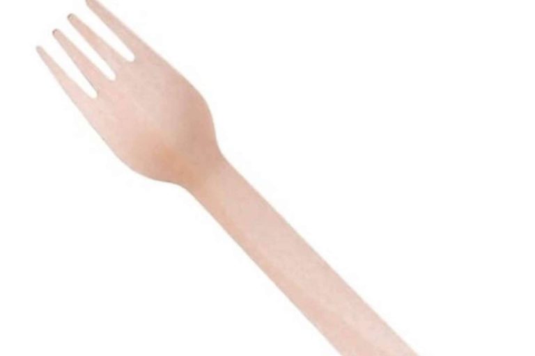 Cubiertos de madera personalizados con The Brand Company