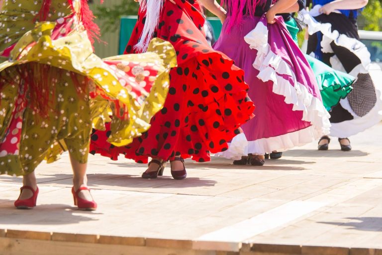 Selección de Moda Flamenca 2023, Viva La Feria cuenta con faldas rocieras