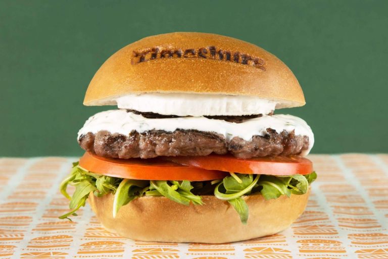 Timesburg lanza La Fresh Cabra, la hamburguesa del mes más refrescante y veraniega