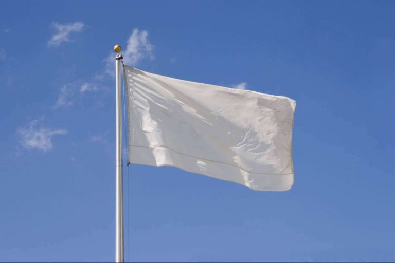 Publicitar un camping con banderas de la mano de Marsal Banderas