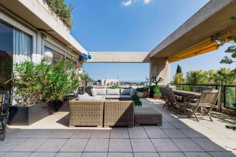 Ático alquiler Barcelona amueblados, disponibles en la inmobiliaria Monika Rüsch