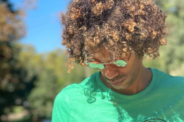 ¿Cuáles son los secretos del estilista Kelvin Liscano para unos rizos perfectos en verano?