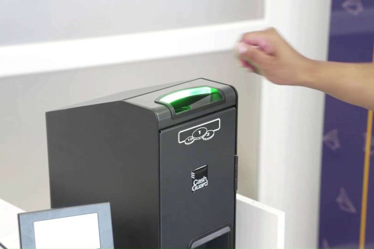 Cuáles son las características de la máquina de cobro automático de CashGuard Core