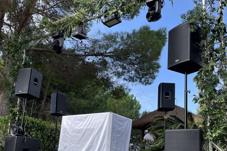 AlquilarSonido es una empresa encargada del alquiler sonido Barcelona e Ibiza