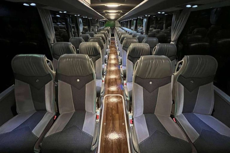 Traslado aeropuerto en Madrid de la mano de la empresa especializada Torres Bus