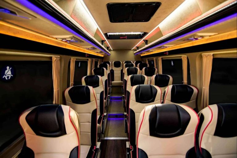 Beneficios de alquilar minibús, con Torres Bus