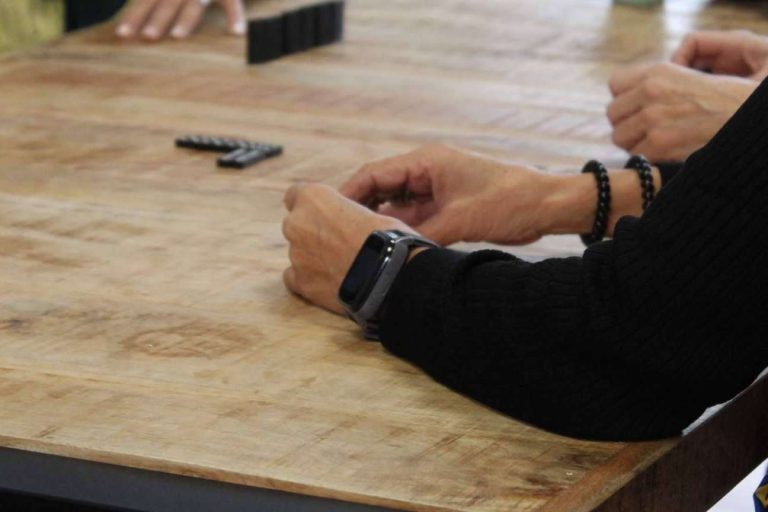 Con el reloj localizador de SaveFamily se puede ayudar a las personas mayores cuando más lo necesitan