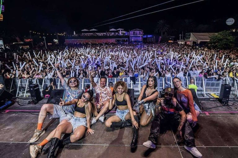 El showcase en vivo de artistas con DJ 3PAC